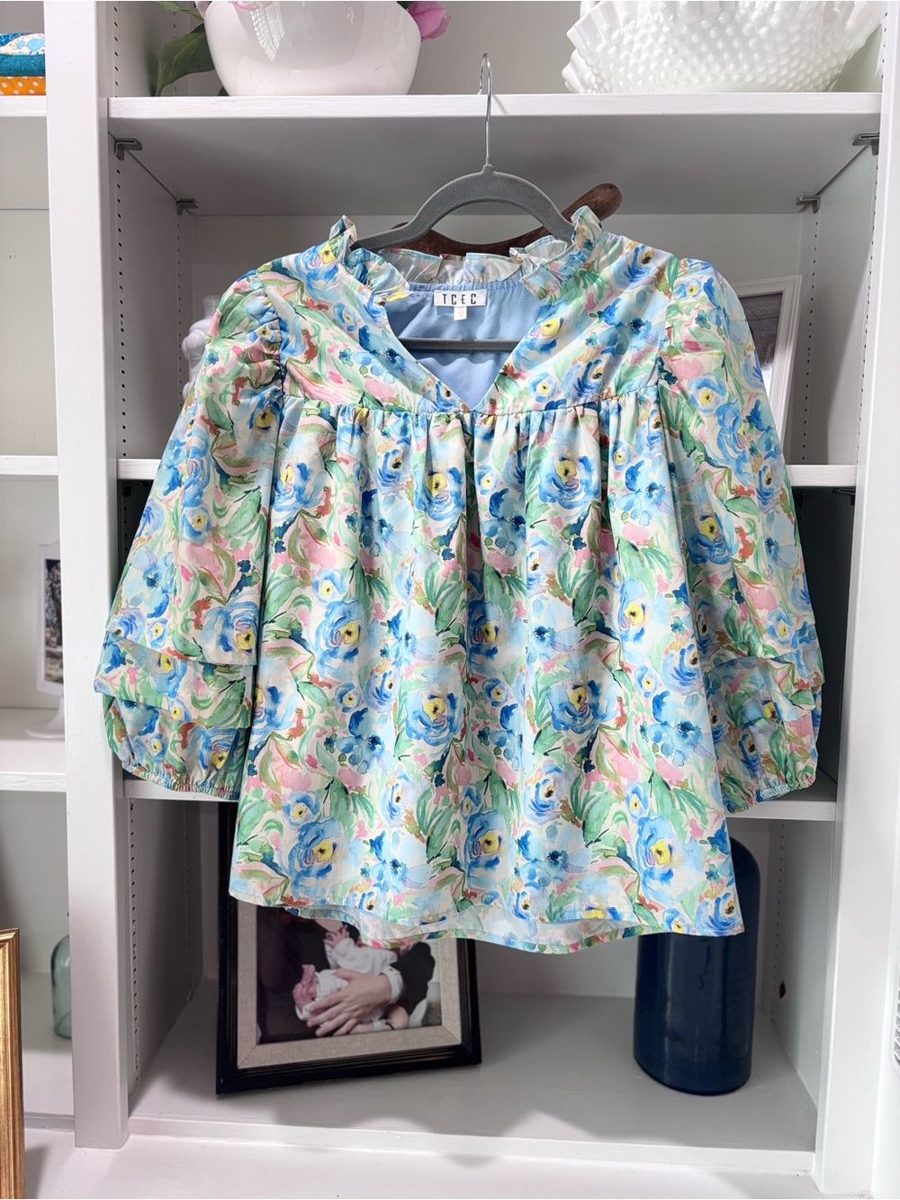 TCEC Floral Fantasy Top “Blue Mix" size Medium
